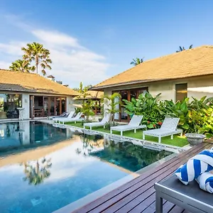 akasha-villa.ubudhotelsnow.com/